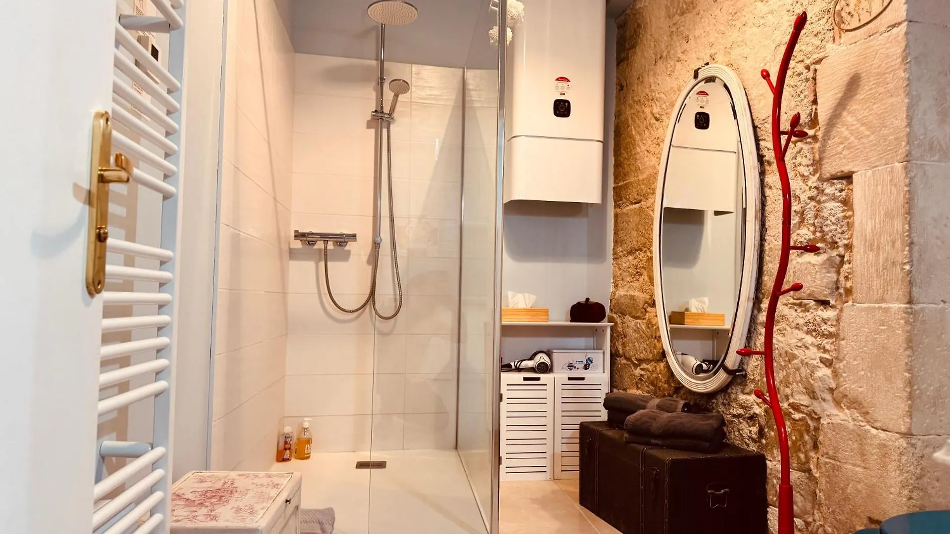 L'Apothicaire, Centre Historique, Climatisation, Fibre, Ess, Rez-De-Chaussee, Bedinshop Romans-sur-Isère Apartamento
